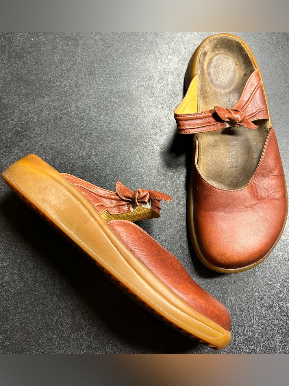Tatami Birkenstock Size EU 41 US 9.6-10 Olivia Red Leather Mary Jane Clogs